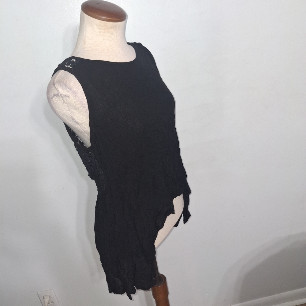 Stylish Black Tank Top- W Sz Large - Picture 2 of 9